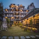 Hotel Crown Himalayas